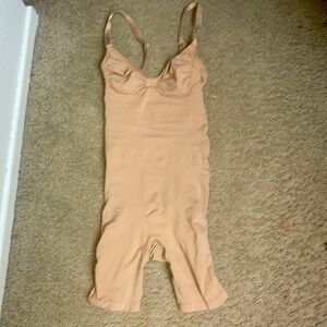SKIMS sculpting bodysuit